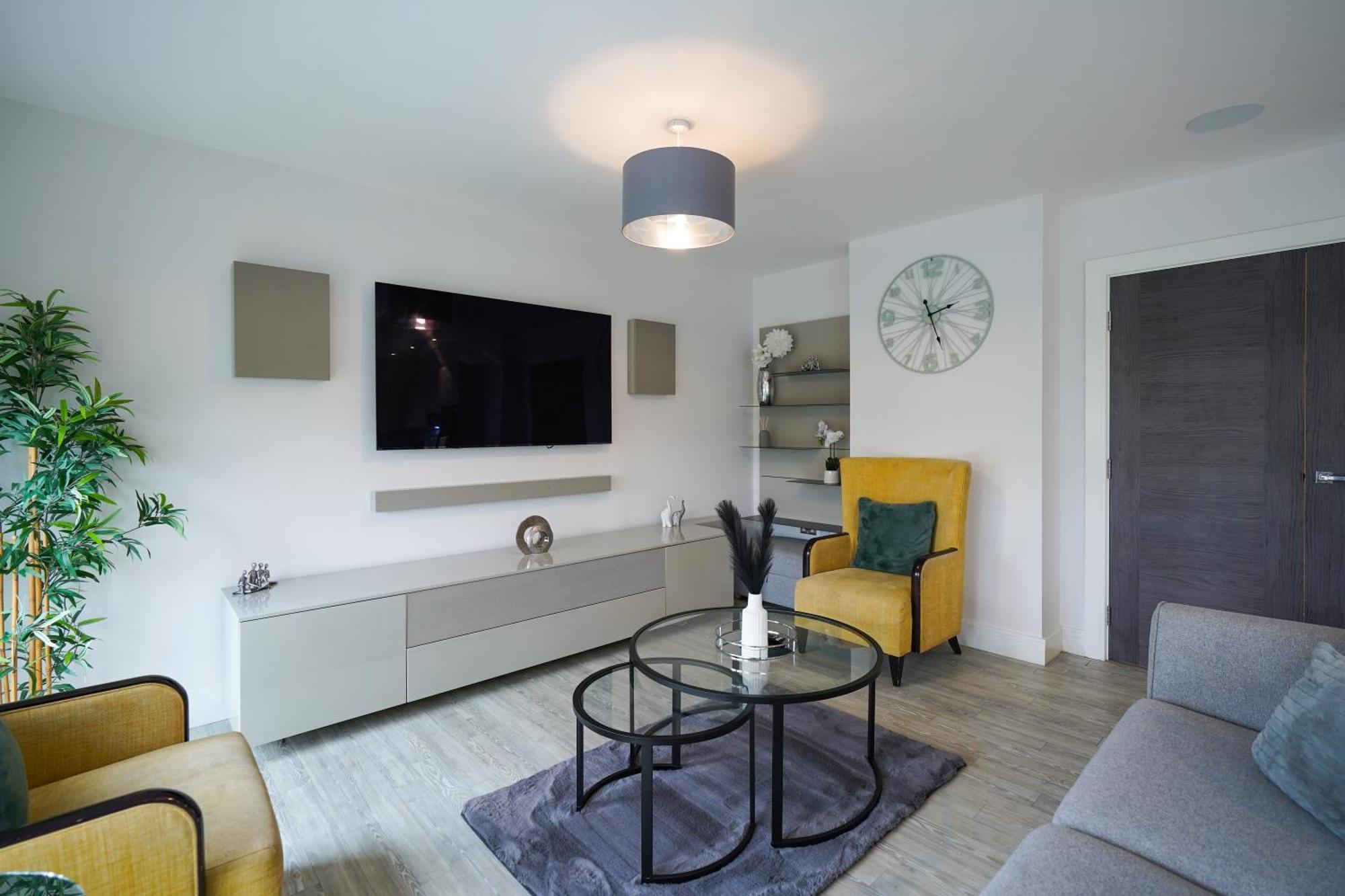 Serenity By The Water: 3 Bed 3 Bath West - Parking * Londra