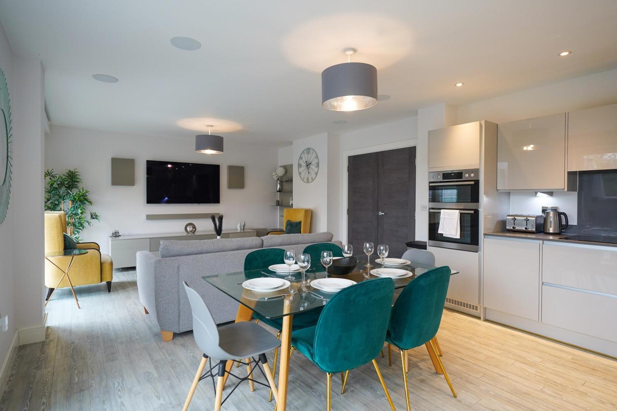 Serenity By The Water: 3 Bed 3 Bath West - Parking Appartamento